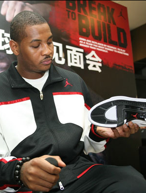 安东尼力推第6代签名鞋 甜瓜献身球迷见面会