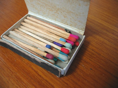 创意创业:卖火柴的大男孩身价百万!