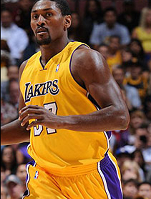 科比教导穿KOBE战靴 阿泰欲代飞侠成为突击先锋