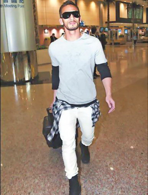 中田英寿低调抵台 今晚为鞋履品牌站台