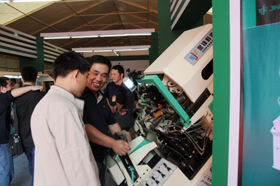 中国(温岭)鞋革设备展吸引鞋企老板