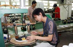 石狮外贸鞋企探索转内销新模式