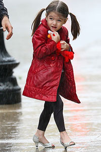 阿汤嫂坚持3岁女儿穿高跟鞋