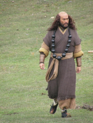 徐锦江为《西游记》添时尚 亲自设计沙僧鞋