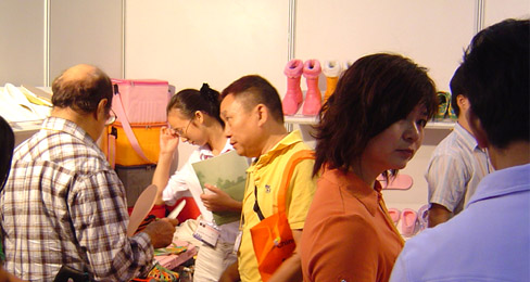 中国鞋业出口如何“化蛹为蝶”