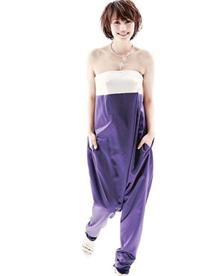 袁泉怀孕5月写真曝光 甩高跟鞋现可爱妆容