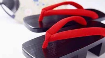 卖特色拖鞋也能赚钱发财