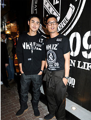 余文乐阮经天亮相鞋服开幕礼 避谈“开房门”