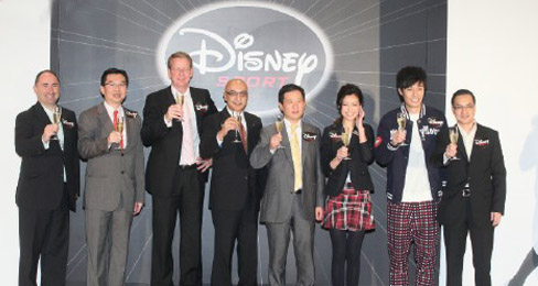 ����Ь�����Ʒ�ƴ���ʵ���г�˫Ӯ