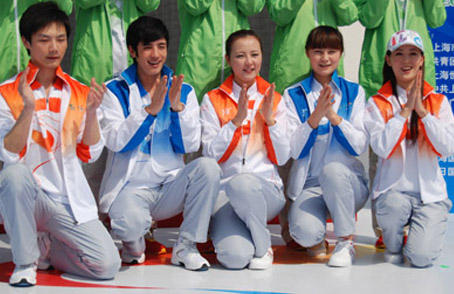 鞋企361°发布上海世博会志愿者装备