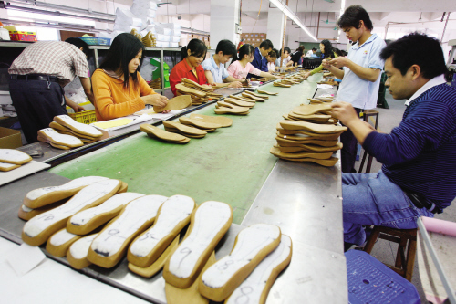 �����˰����ʹЬ���ٽ�������