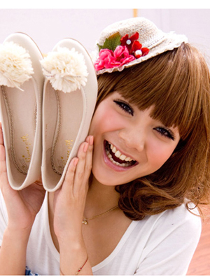 最火热花朵鞋 今夏齐上阵