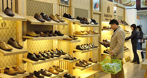 多元化经营,成为鞋企的新奶酪