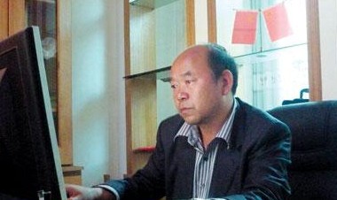 ���򸻺���Խ��������¸��켣