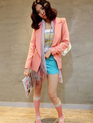 春夏鱼嘴高跟鞋彰显个性魅力