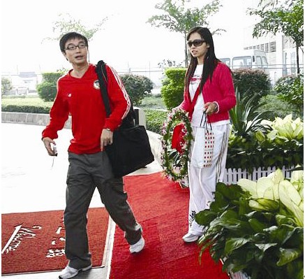 ÕÅö¦Ó±ÄÐÓÑÆØ¹â ÇéÂÂЬ·þ³öÈ빫Ԣ