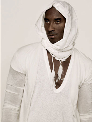 科比登杂志变另类型男 穿白色鞋服展示“白之魅惑”