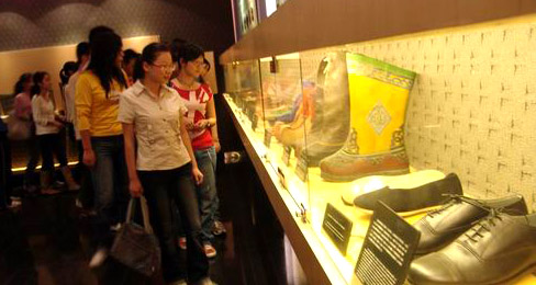 成都女鞋成功挤进12省市商场