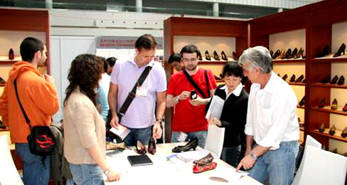 ������Ь���ǻ������ʱ���Ӱ������