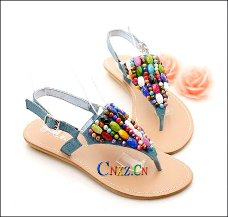 顶级抢眼凉鞋 今季的潮流范儿