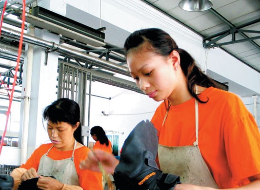 山东省高密鞋产品走俏国际市场