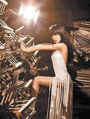 蔡依林踩细高跟鞋大跳热舞 连12小时累到昏睡