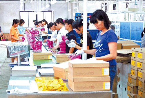 Ȫ��Ь���ҵ����ʵ�ֿ�Խ��չ