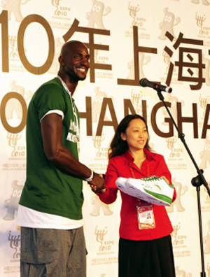 ¼ÓÄÚÌØÏÖÉíÉϺ£ÊÀ²© Õâ˫Ь¿ÉÕ䲨²»¿É´©