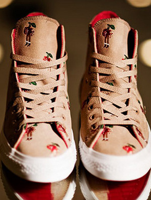 荷兰街头艺术家Parra联名Converse(RED)推出Chuck Taylor Hi鞋款
