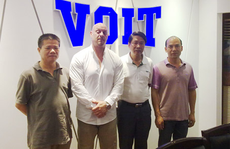 Ь������ǩԼ�����Ь�����ʦMax Zago