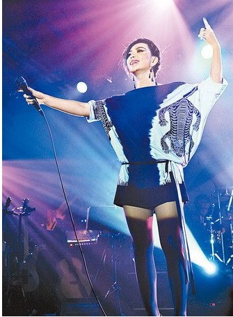 �Ż����ݳ��߸�Ь���� �������漤��