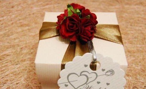 80后女孩创业打造个性喜糖