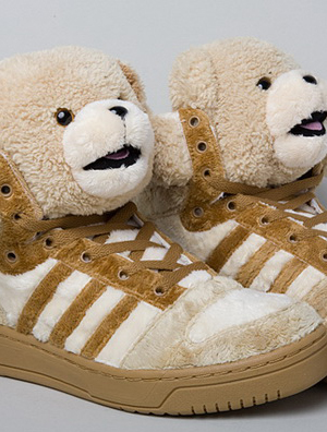 Jeremy Scott联名adidas Originals by Originals释出2011春夏棕色泰迪熊鞋款