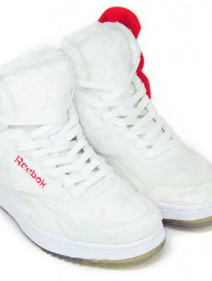 Reebok联名Sanrio三丽鸥推出Hello Kitty系列PT-20鞋款