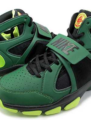 Nike公布Zoom Huarache TR Mid青蜂侠配色鞋款