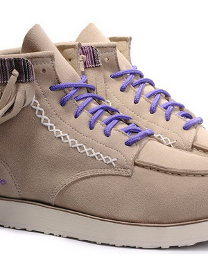 LYRIQUE推出2010年秋冬美洲民族流苏款WORKBOOTS卡其色工靴