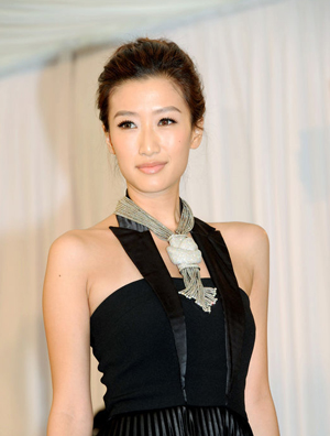 谢婷婷不追问男友过去 黑色鞋服与Lisa S拼美