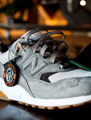 Burn RubberNew BalanceɫƿMT580Ь