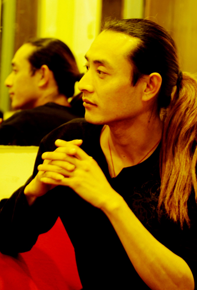 看年轻小伙艰辛创业史