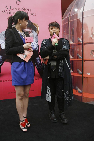 ²Ì¿µÓÀÏÖÉíÉϺ£¾Ù°ìÇ©ÊÛŮЬ»î¶¯