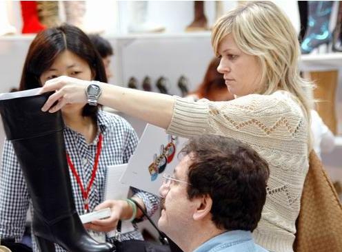 国内鞋企需要“请进来”更要“走出去”