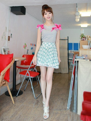 罗马凉鞋 今夏继续升温