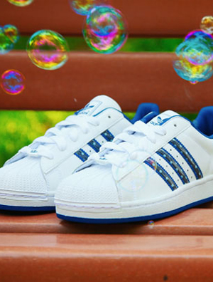 �����ĳ������adidas Originals 2011�괺�ļ��¿�Superstar 2
