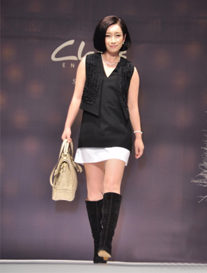 秦海璐不谈结婚喜讯 蹬高跟鞋破怀孕传闻