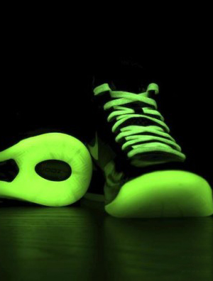 迎合时下潮流,Nike Zoom Hyperdunk 2011 iD 夜光选项进入NIKEiD