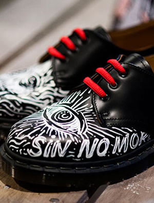 �������Ը��Zouk x Dr.Martens �Ƴ��������� Custom 1461 Shoes