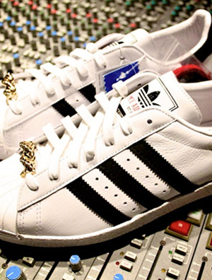 һԴھ䣬RUN DMC X adidas Originals SUPERSTAR 80S