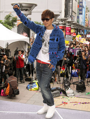 ־鳱װЬ칦ǩ  ͳԭζ