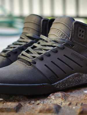 坚如磐石的黑色,SUPRA Skytop 3“Black Stealth”