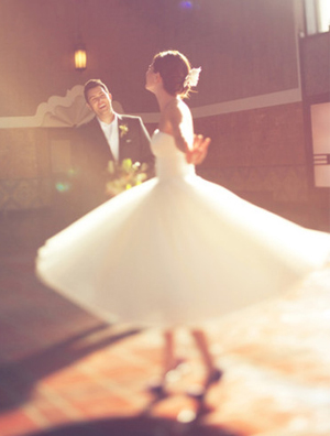 裸字当头 裸色婚鞋营造出优雅的浪漫